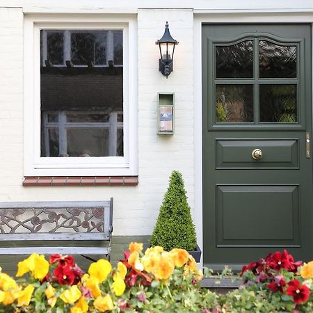 Walnut Lodge Bed & Breakfast Noorbeek Exteriör bild