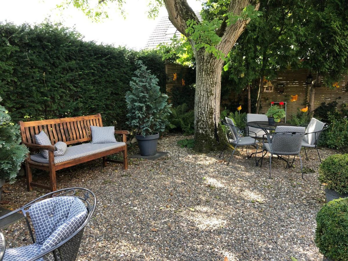 Walnut Lodge Bed & Breakfast Noorbeek Exteriör bild