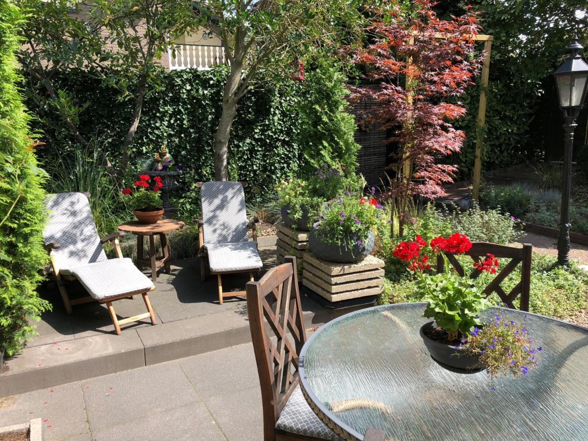 Walnut Lodge Bed & Breakfast Noorbeek Exteriör bild