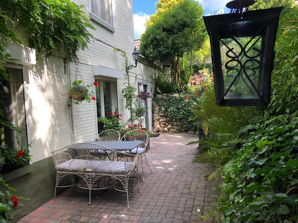 Walnut Lodge Bed & Breakfast Noorbeek Exteriör bild
