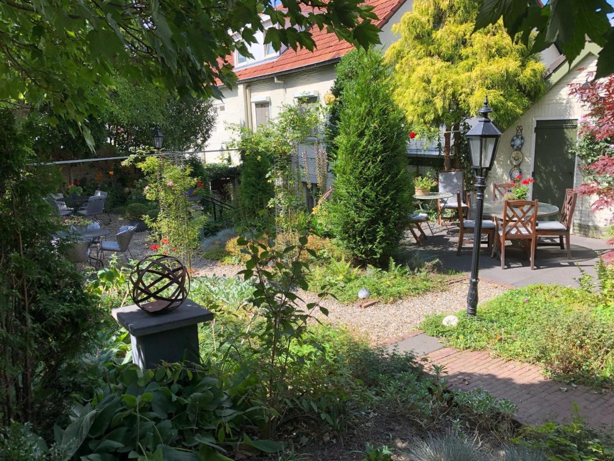 Walnut Lodge Bed & Breakfast Noorbeek Exteriör bild