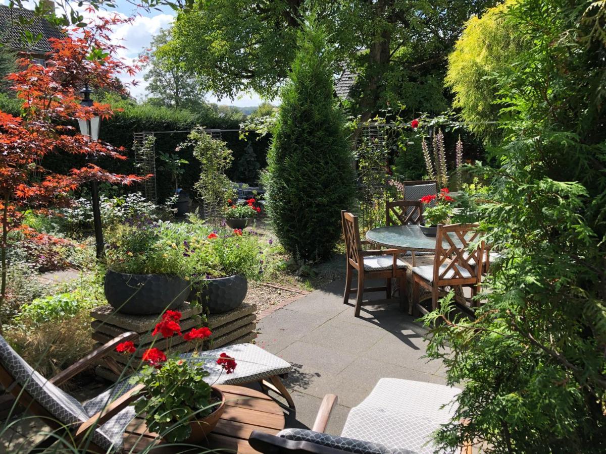 Walnut Lodge Bed & Breakfast Noorbeek Exteriör bild