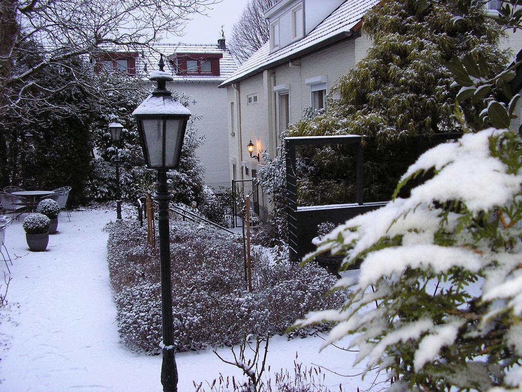 Walnut Lodge Bed & Breakfast Noorbeek Exteriör bild