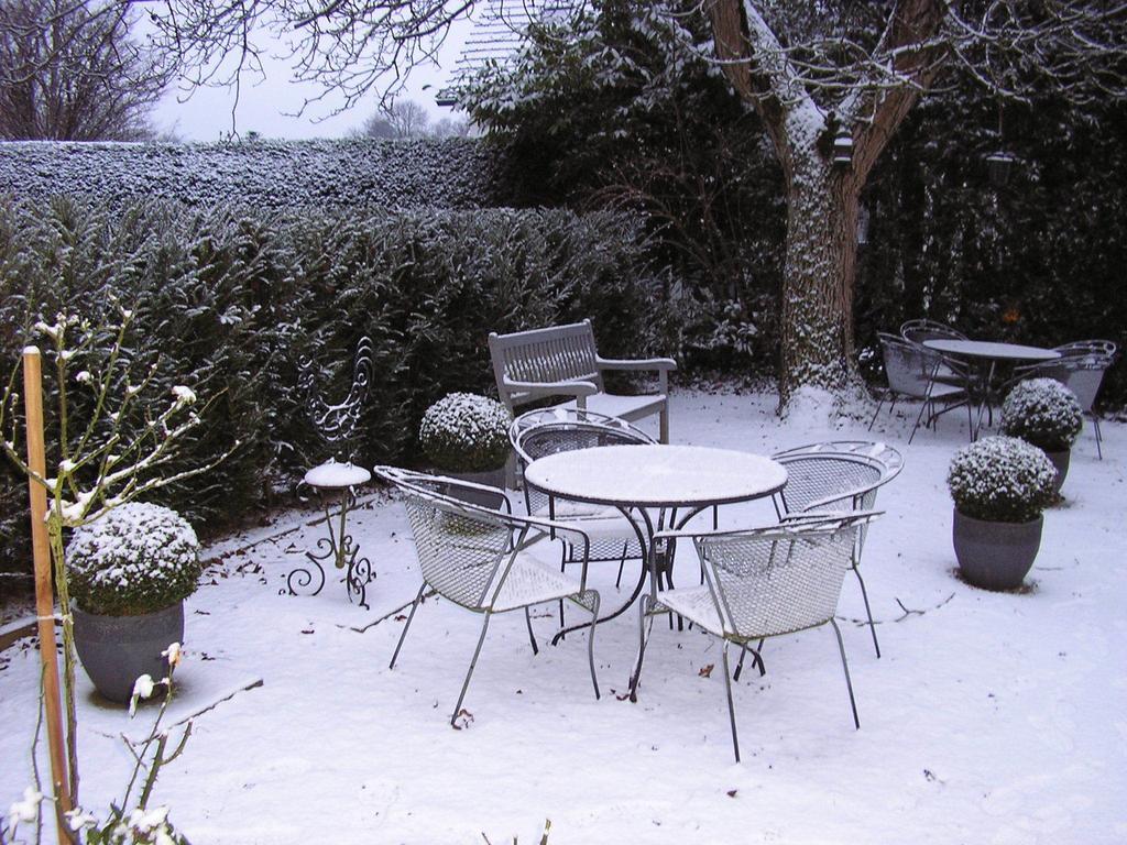 Walnut Lodge Bed & Breakfast Noorbeek Exteriör bild