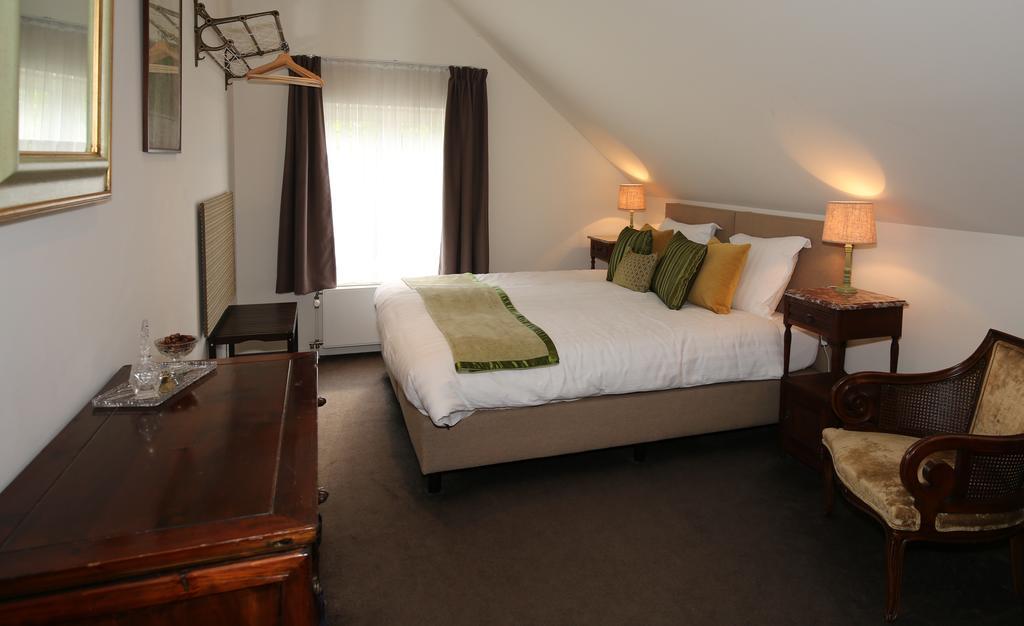 Walnut Lodge Bed & Breakfast Noorbeek Exteriör bild