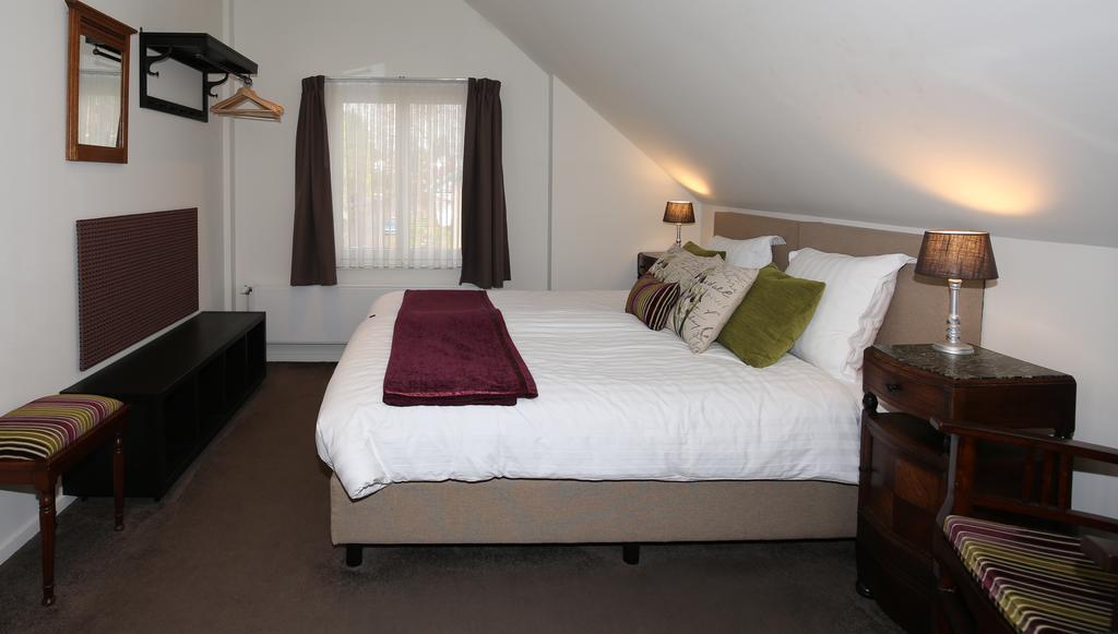 Walnut Lodge Bed & Breakfast Noorbeek Exteriör bild
