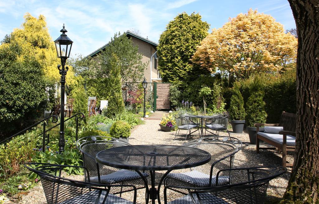 Walnut Lodge Bed & Breakfast Noorbeek Exteriör bild